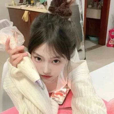 穿着旗袍的女孩
